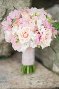 Brownstone Gardens in Oakley wedding photographer Anna Hogan - photo 20 - bridal bouquet